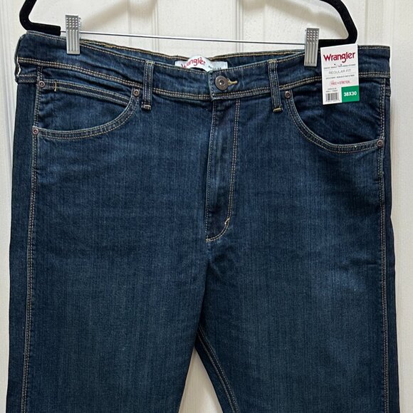 Wrangler Men's Jeans Size 38X30 Dark Blue Free To Stretch Regular Fit Casual NEW - Picture 3 of 13